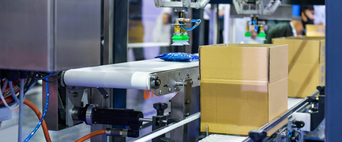 cardboard-boxes-conveyor-belt-parcels-transportation-system-concept